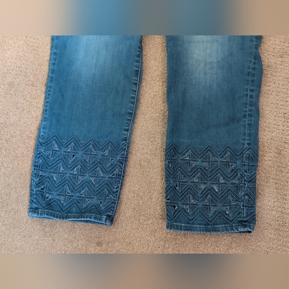 White House Black Market Slim Crop Laser Cut Hem High Waisted Everyday Soft Jean - Picture 7 of 9